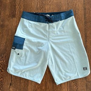 NWOT Billabong Board Shorts - Size 28